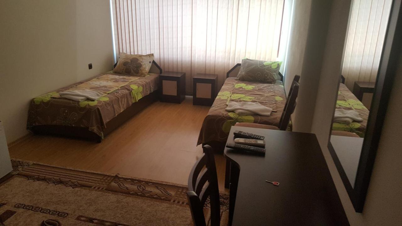 Sachaka Hotel Карлово Екстериор снимка